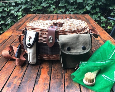 Preview: Pilz-Set Nova "Waldgeist", 5-teilig, Weidenkorb mit Pilznetz, Pilzmesser, Koppelgürtel